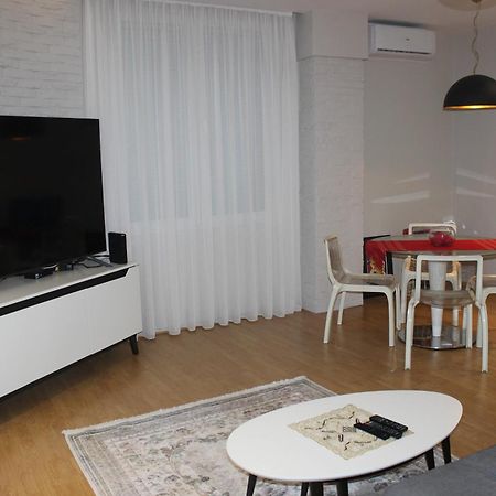 Luxury Blloku Tirana Apartment מראה חיצוני תמונה