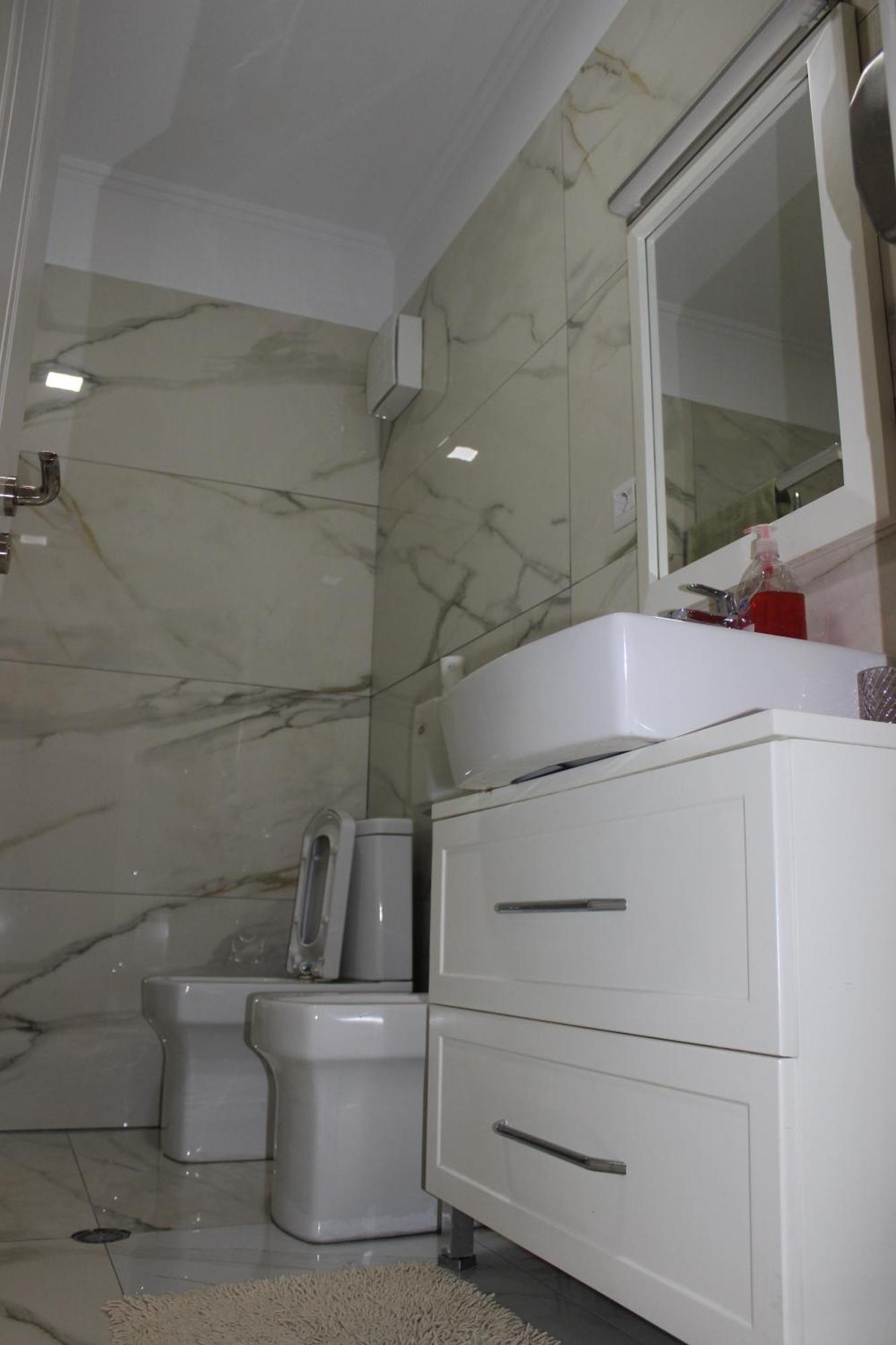 Luxury Blloku Tirana Apartment מראה חיצוני תמונה